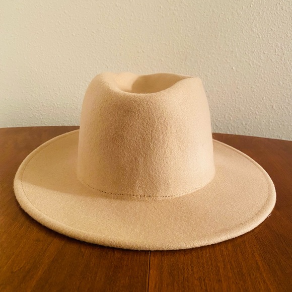 Accessories - Beige Hat NWT!